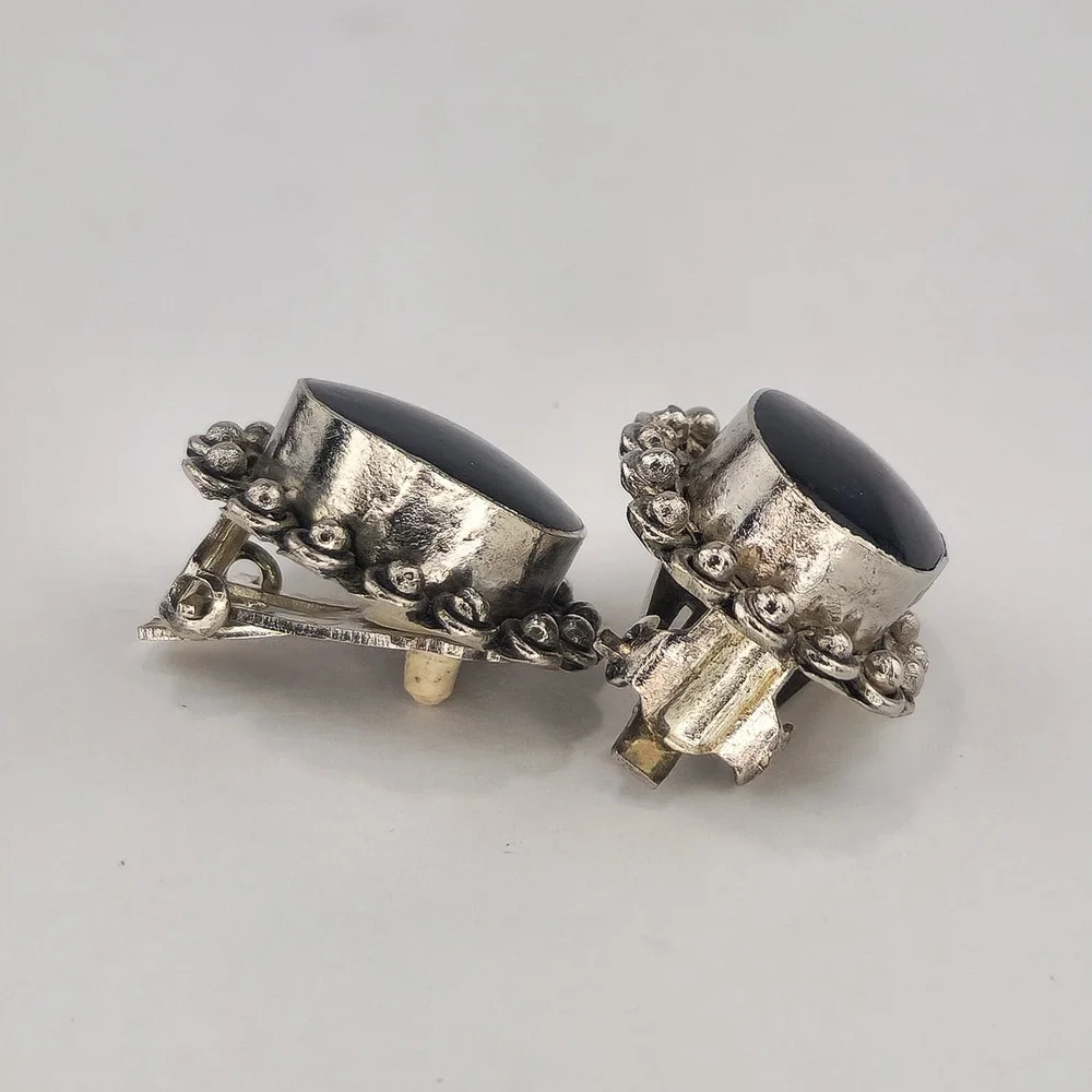 Vintage Black Cabochon Silver Tone Ornate Clip On Earrings